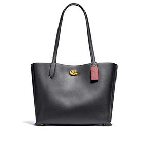 Selling a coach Willow tote bag ( brand new) original packaging